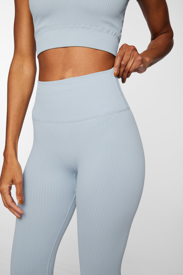 Close-up of ribbed seamless leggings texture and waistband – front focus
