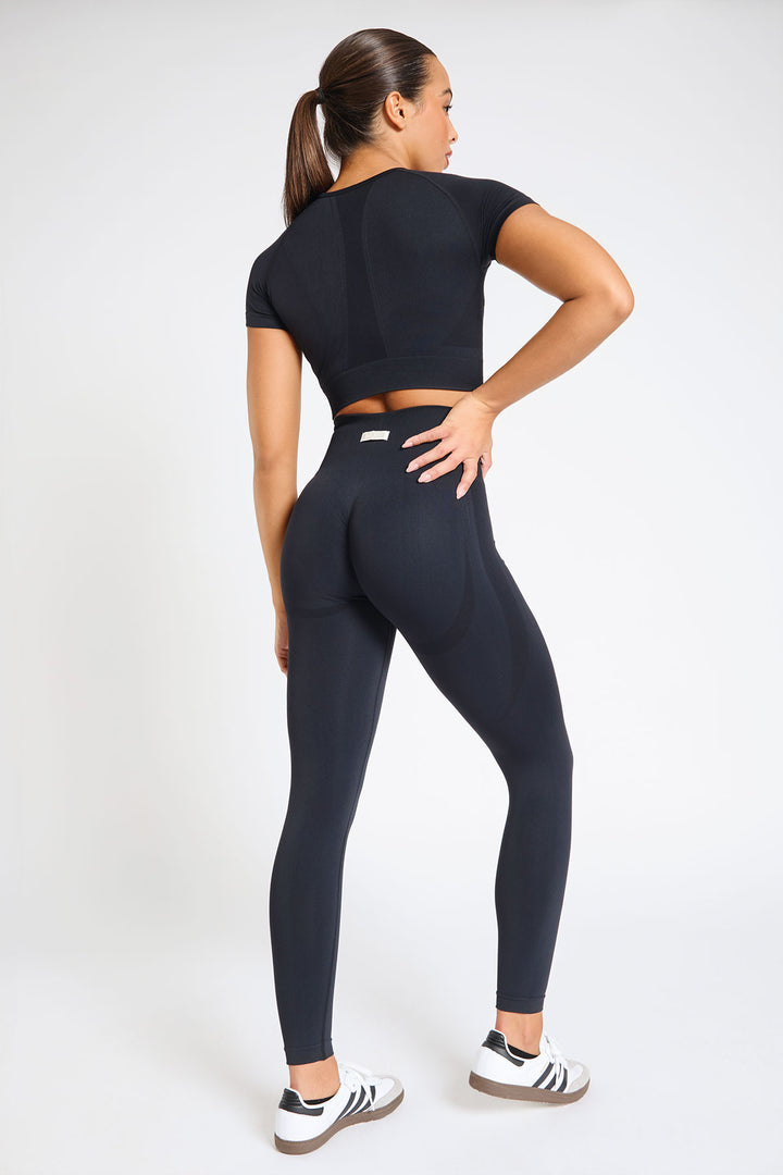 Contour Seamless Crop Tee