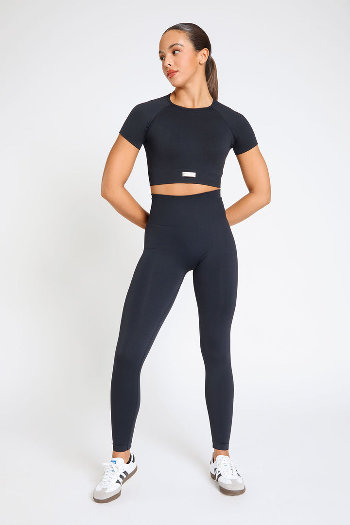 Contour Seamless Crop Tee